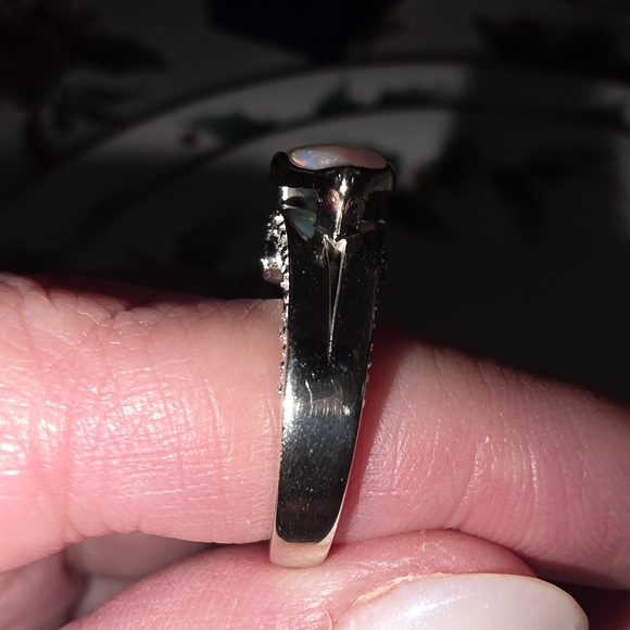 Over 10 Gram 14kt White Gold Ethiopian Opal And Diamond Ring - Picture 11 of 16